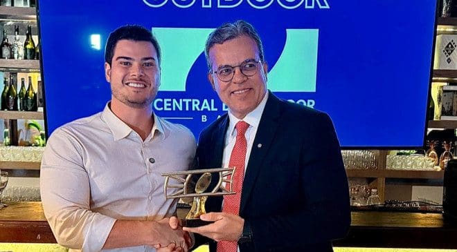 Câmara Municipal de Salvador é homenageada no Dia do Outdoor