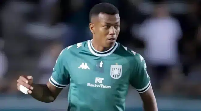 Vitória acerta a contratação de jovem zagueiro destaque da Série D