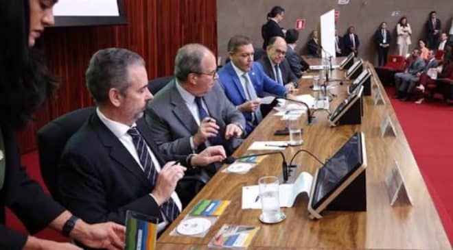 Proposta orçamentária prevê preenchimento de 53.530 vagas no setor público   Fonte: Agência Senado