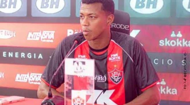 Novo zagueiro do Vitória foi apresentado oficialmente