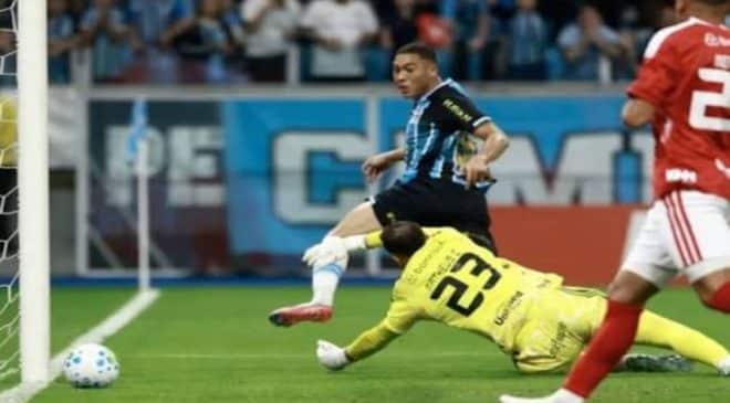 Grêmio próximo adversário do Vitória, vence o clássico e avança na Copa do Brasil