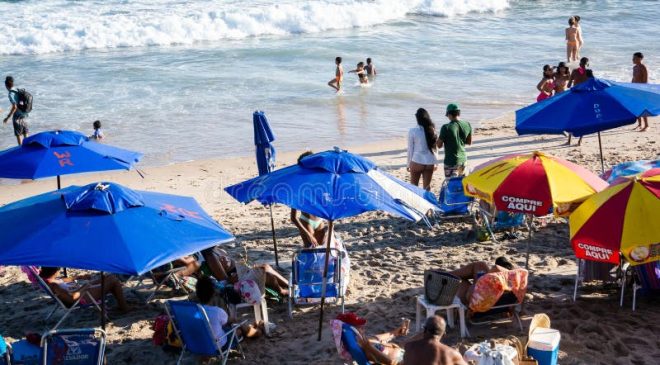 Praias são  consideradas impróprias para banho neste final de semana, em Salvador; confira lista