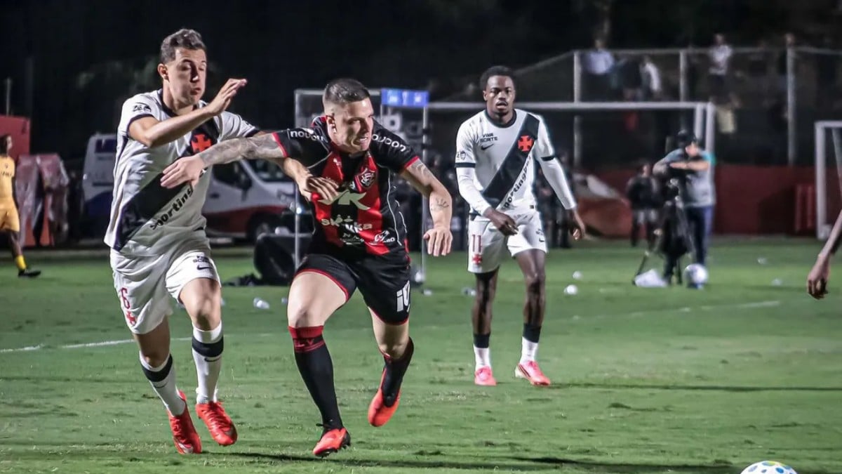 Vitória joga mal perde para o Vasco no Barradão e está fora da Copa do Brasil