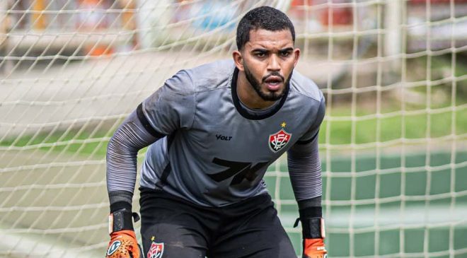 Lucas Arcanjo convoca torcida do Vitória para “10 finais” no Brasileirão
