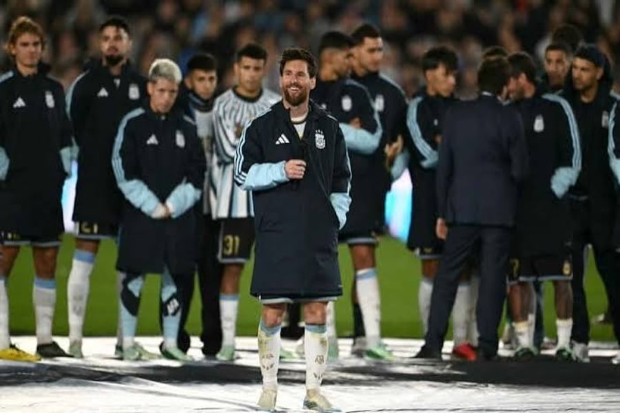Argentina goleia Burkina Faso no jogo de despedida de Lionel Messi